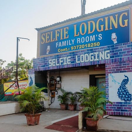 Oyo 37530 Selfie Dhaba Hotel Sasupāda Exterior photo